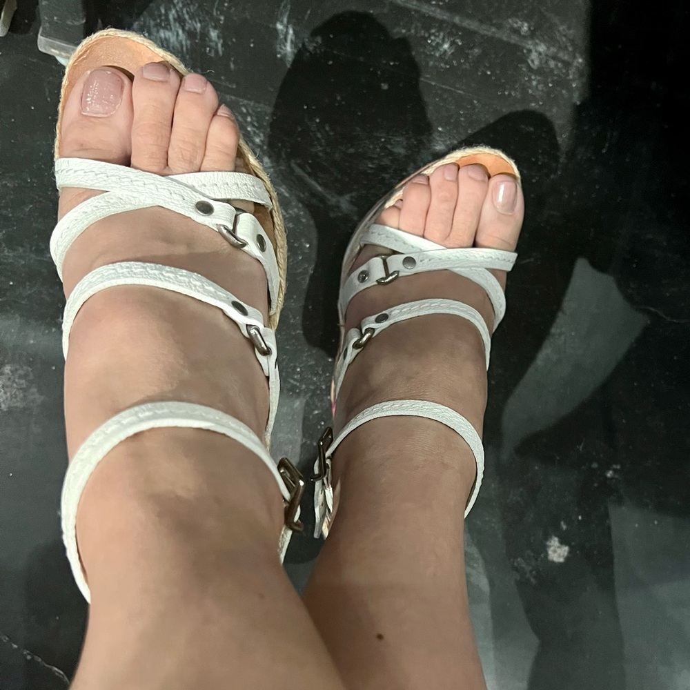 Burberry Sandals - Picture 4 of 16